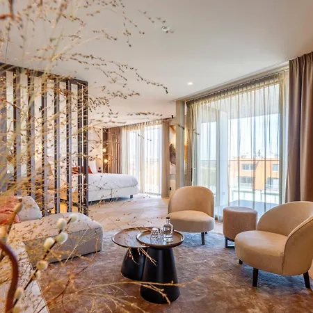 Szálloda The Cornr 4*